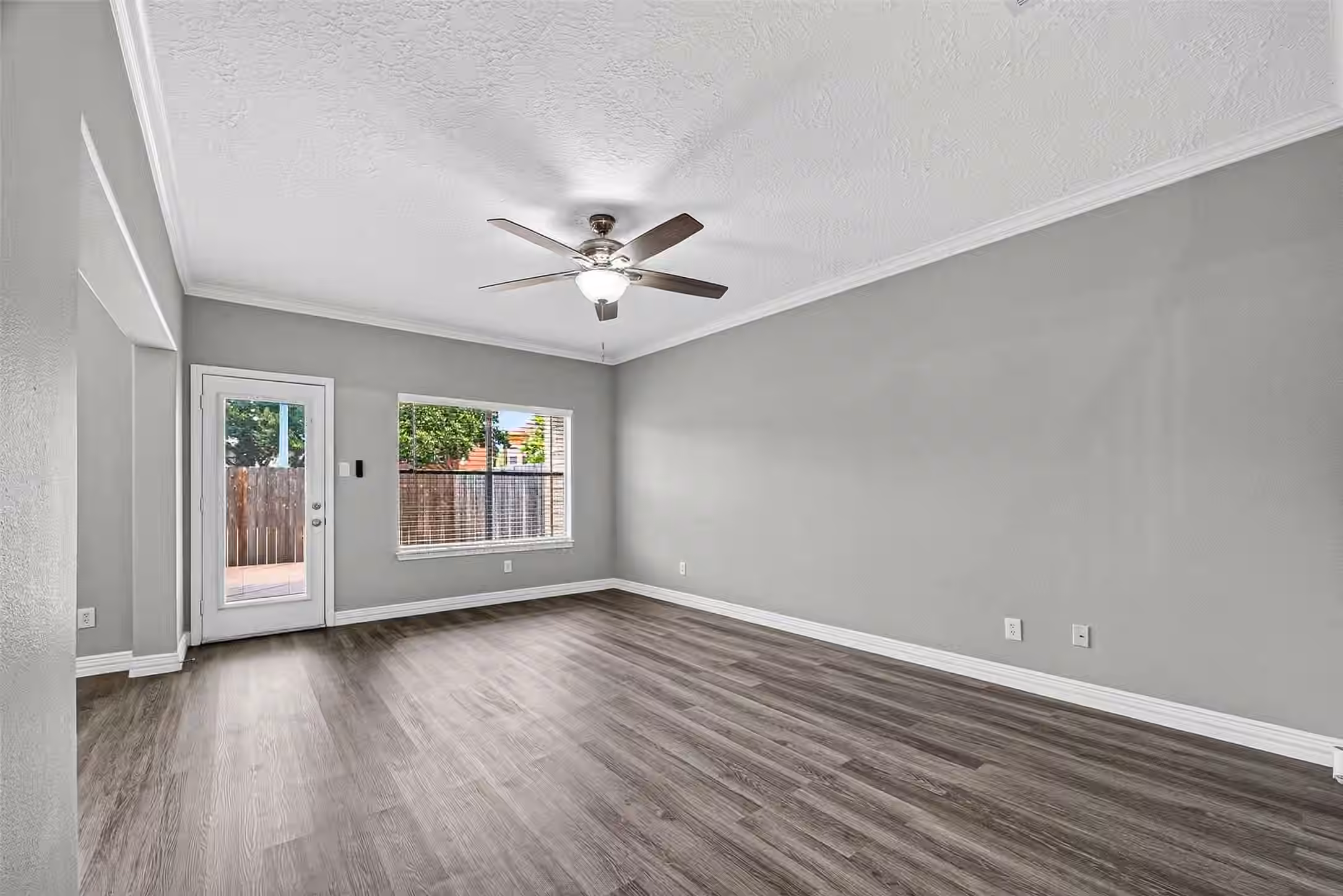 Photo 7 of 2034 Glencove Drive, Seabrook, TX