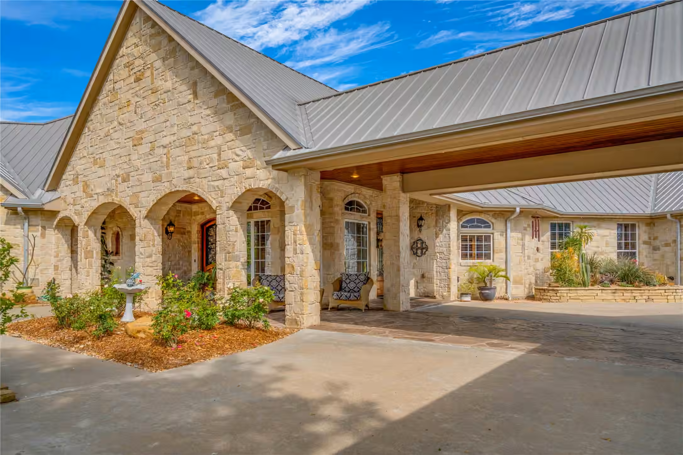 Photo 2 of 202 W North Street, Weimar, TX