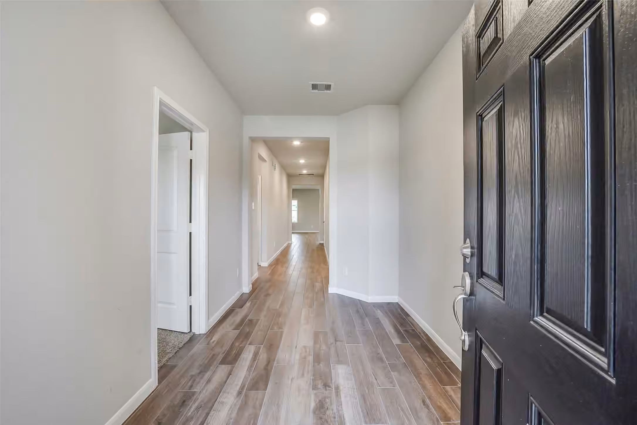 Photo 2 of 2103 Brisa Lane, Baytown, TX