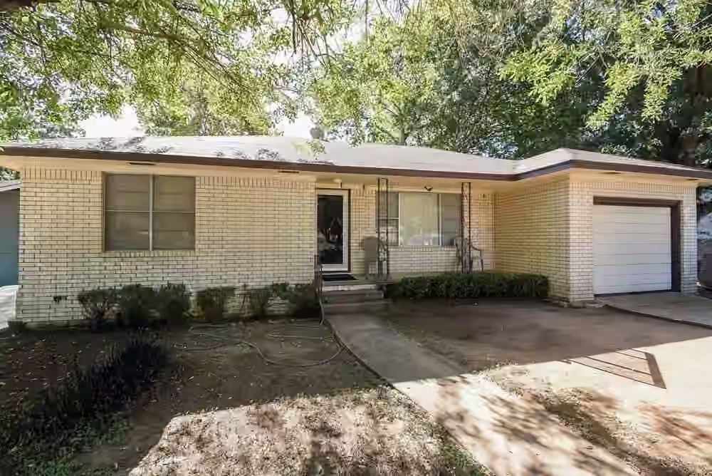 Photo of 400 Sandra Drive, Brenham, TX 77833