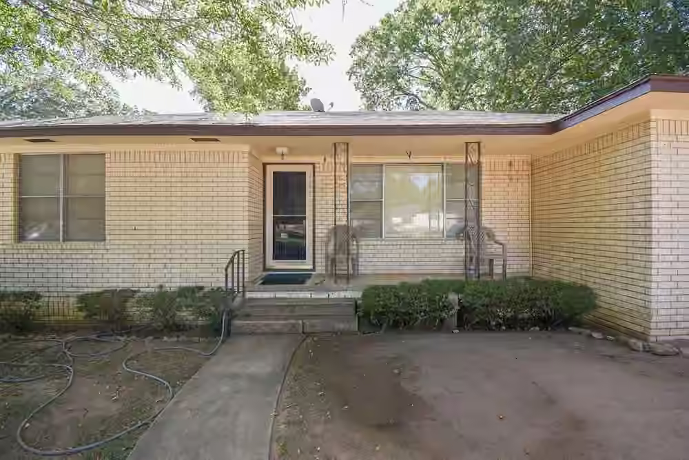 Photo 2 of 400 Sandra Drive, Brenham, TX