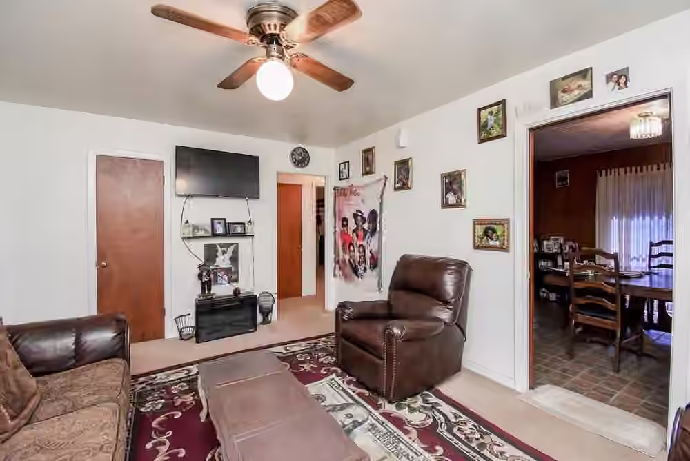 Photo 7 of 400 Sandra Drive, Brenham, TX