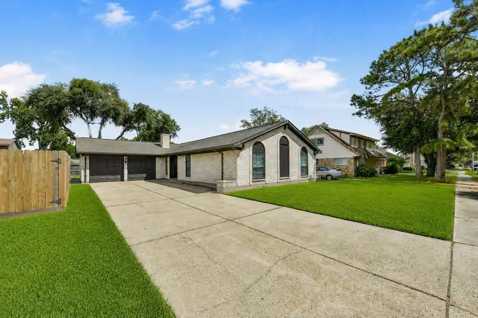 Photo 2 of 5003 Colombia Drive, Pasadena, TX