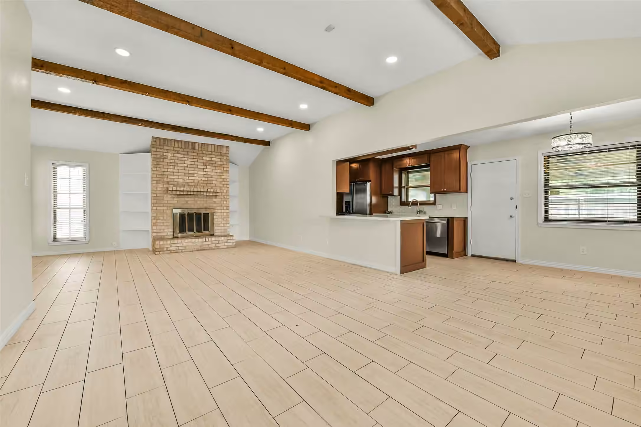 Photo 5 of 5003 Colombia Drive, Pasadena, TX