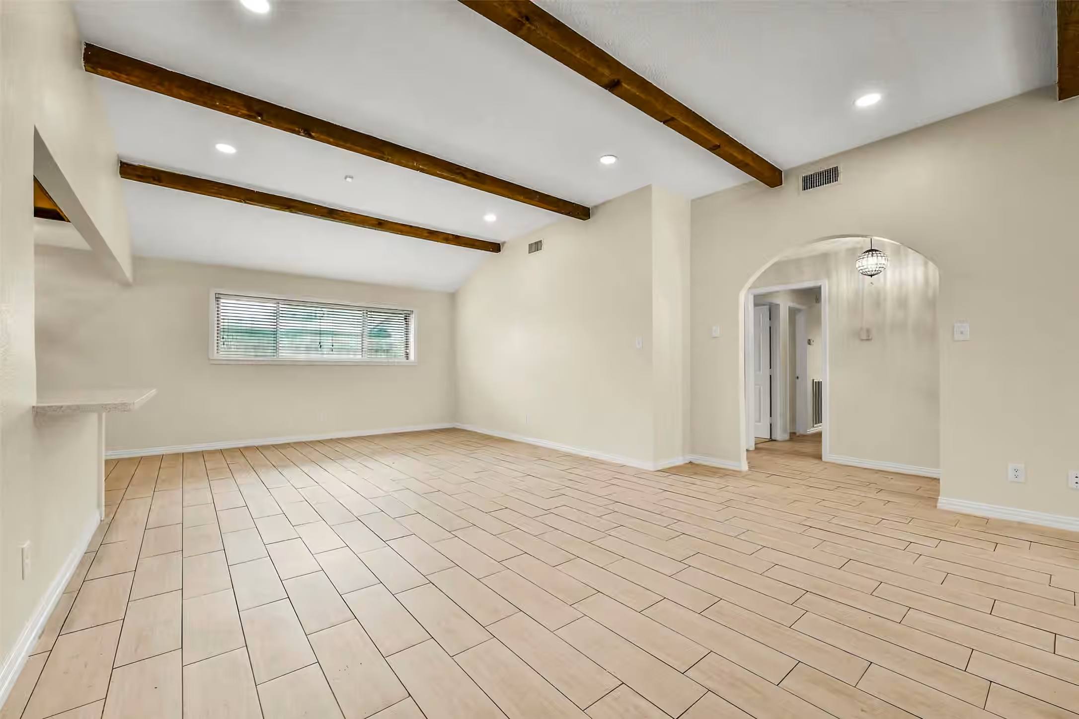 Photo 6 of 5003 Colombia Drive, Pasadena, TX