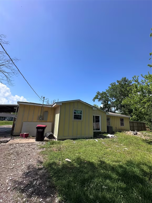 Photo 2 of 108 Yaupon Drive, Baytown, TX