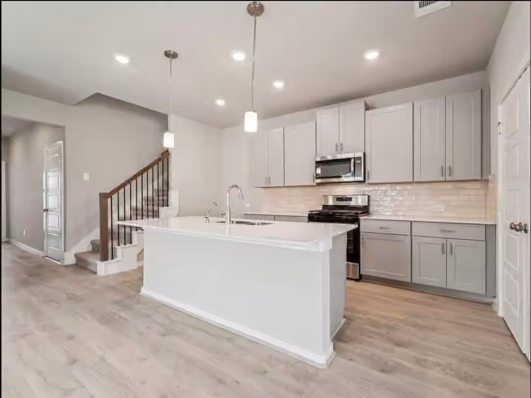 Photo 4 of 12035 Marlin Strait Drive, Baytown, TX