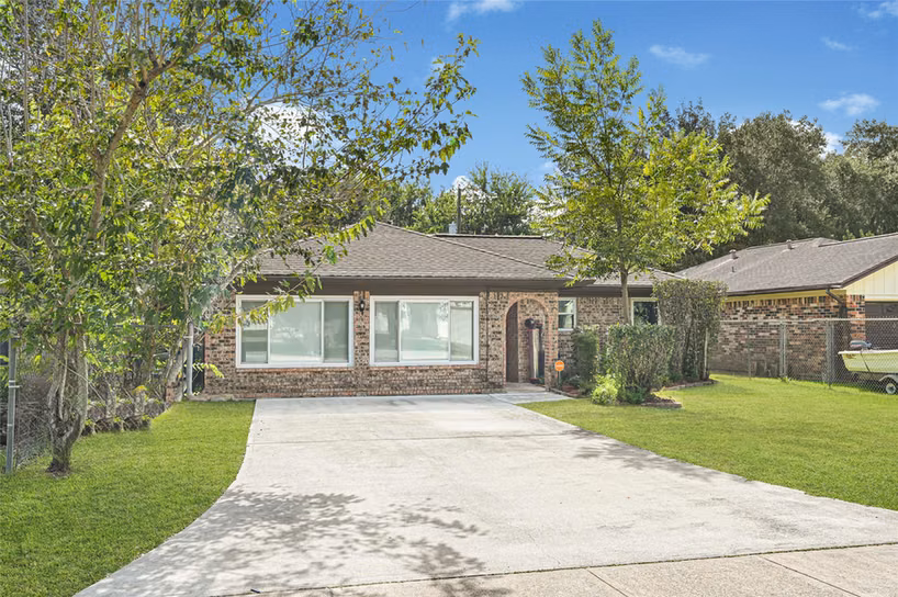 Photo 2 of 2509 Pearland Avenue, Pearland, TX