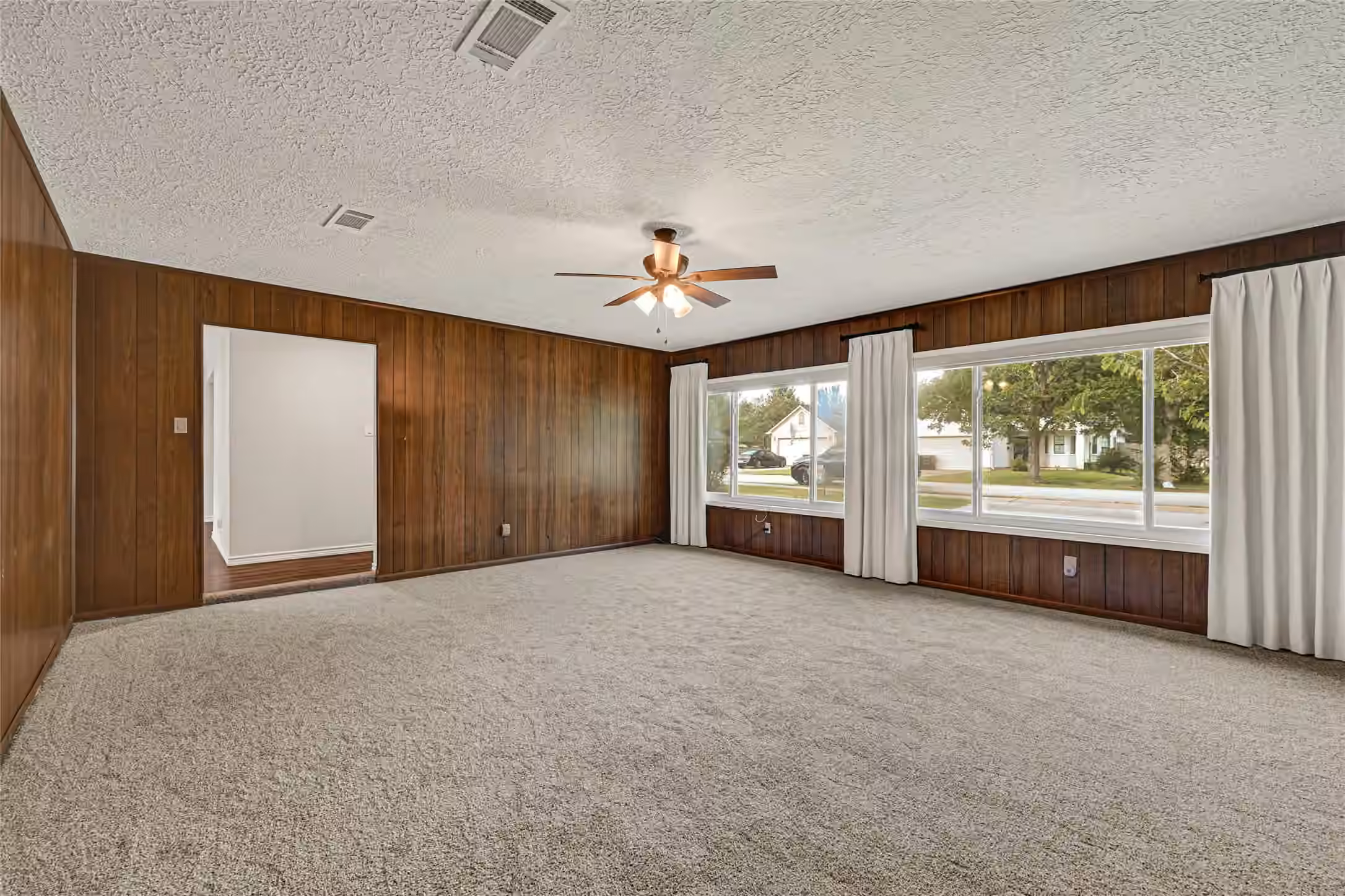 Photo 5 of 2509 Pearland Avenue, Pearland, TX
