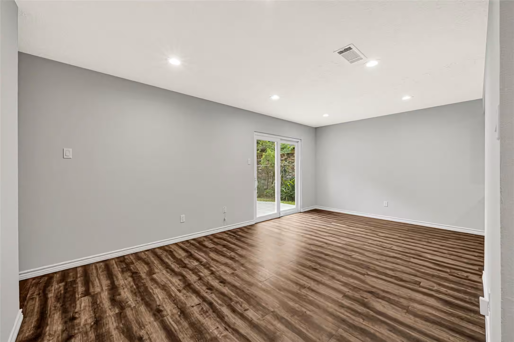 Photo 7 of 2509 Pearland Avenue, Pearland, TX