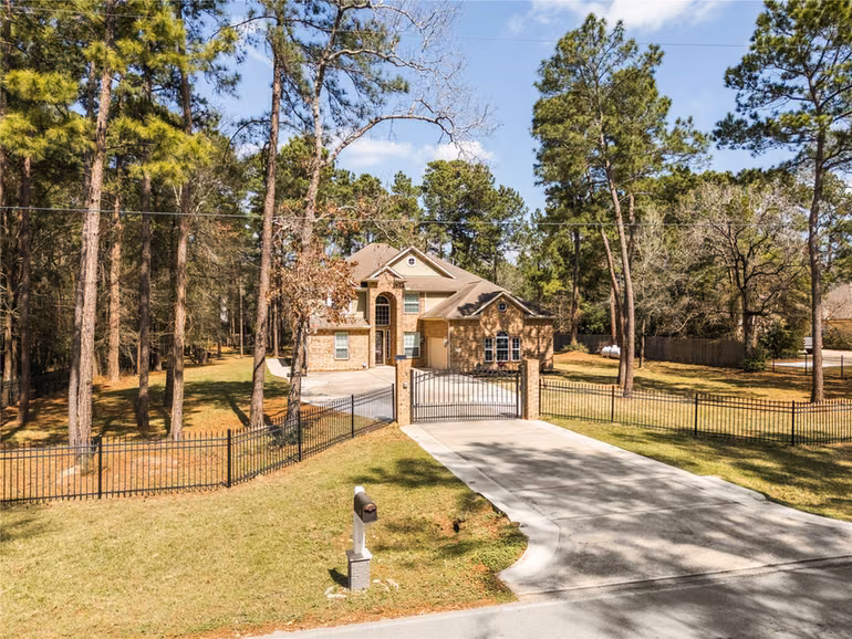 Photo 2 of 22306 Baneberry Road, Magnolia, TX