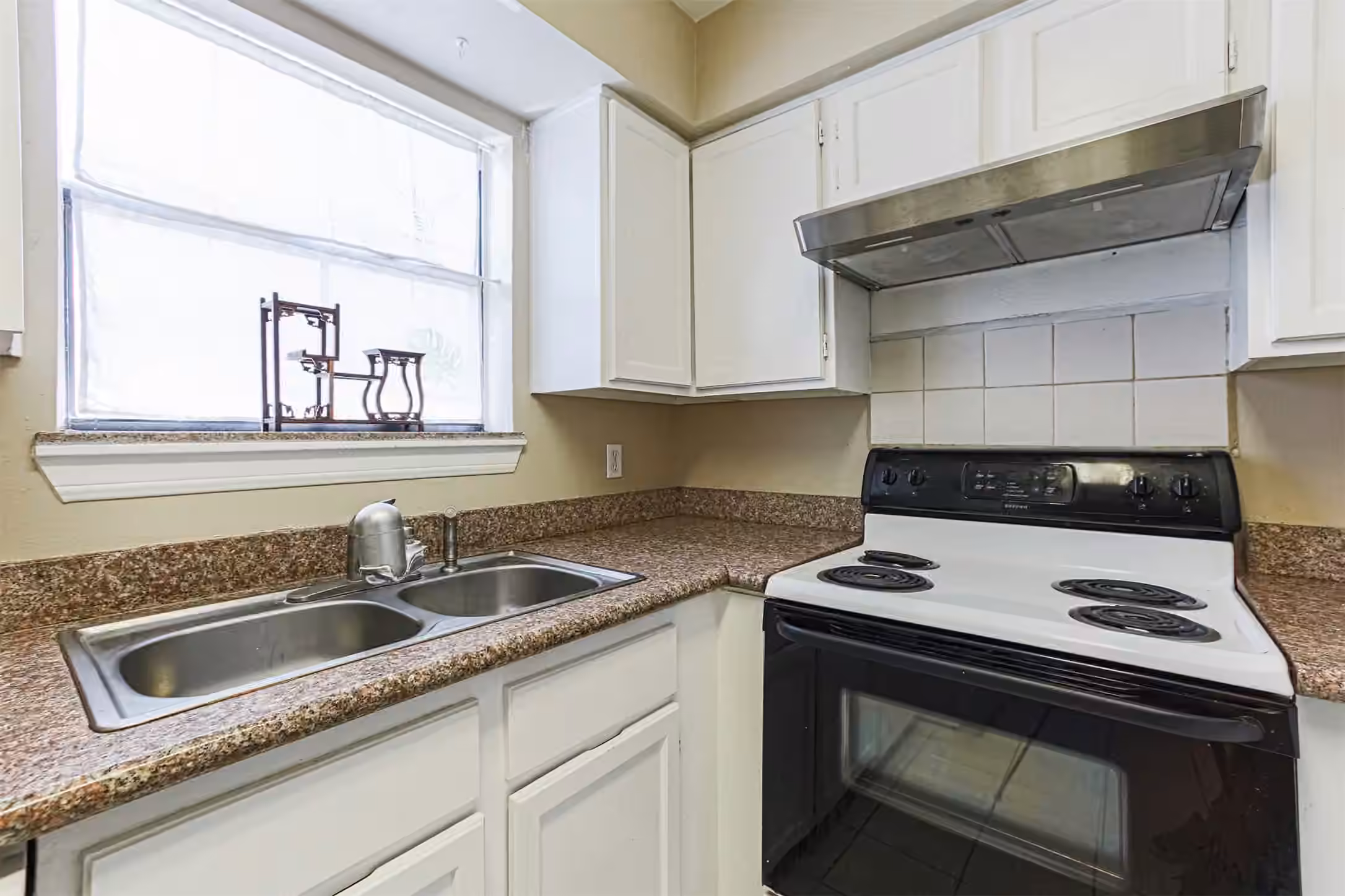 Photo 2 of 3100 Walnut Bend Lane 422, Houston, TX