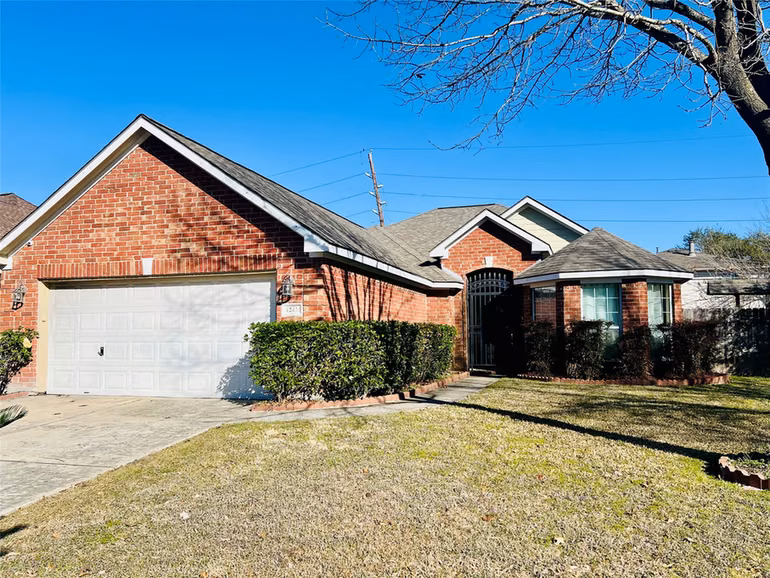 Photo 2 of 12431 Heritage Grove Drive, Houston, TX