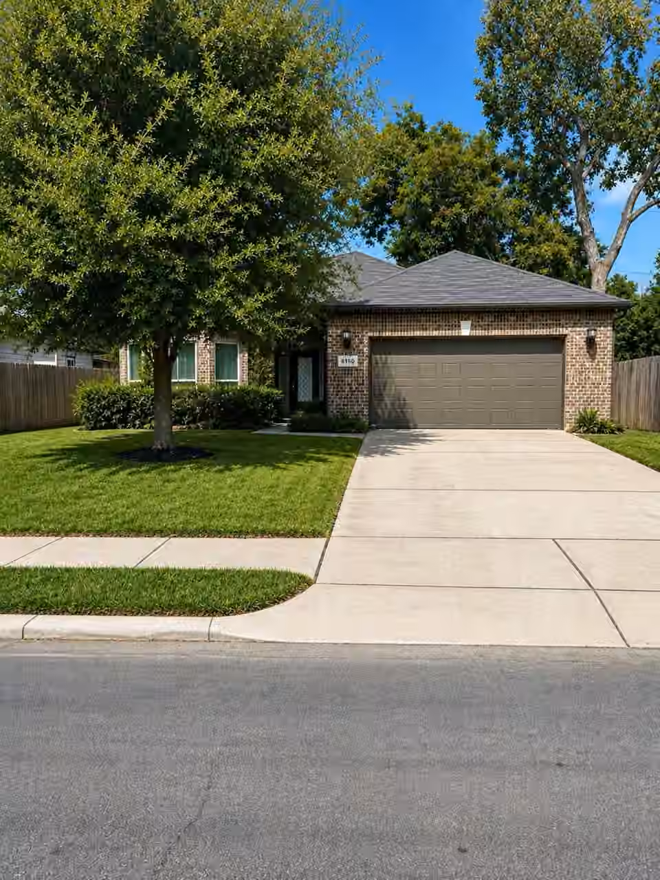 Photo of 8150 Sharondale Drive, Houston, TX 77033
