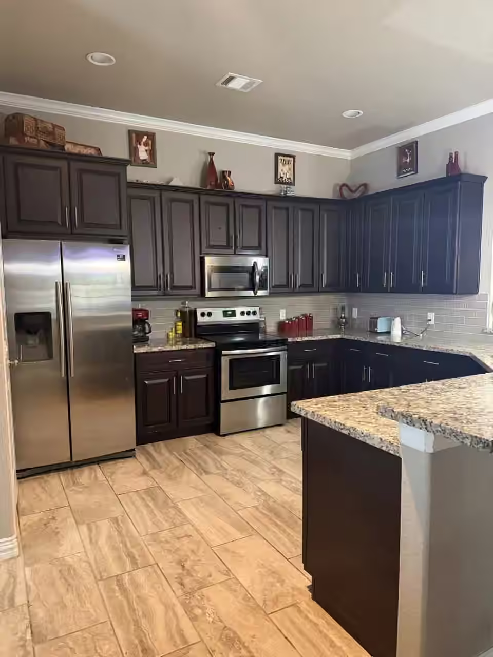 Photo 5 of 8150 Sharondale Drive, Houston, TX