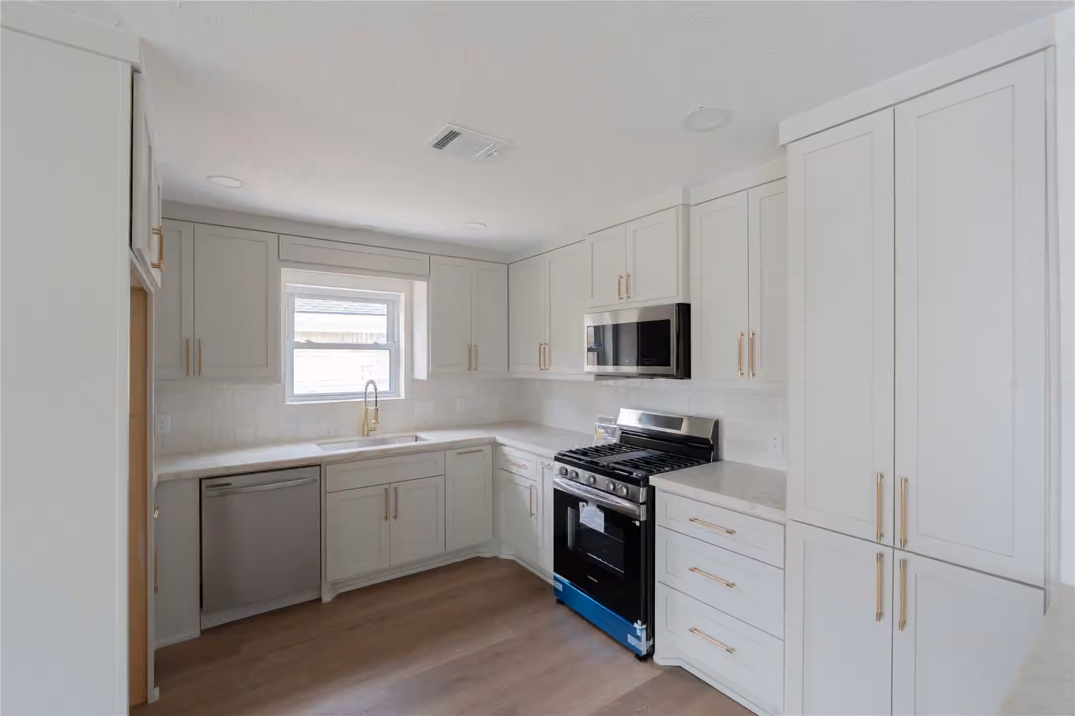 Photo 6 of 4531 Hickory Downs Drive, Houston, TX