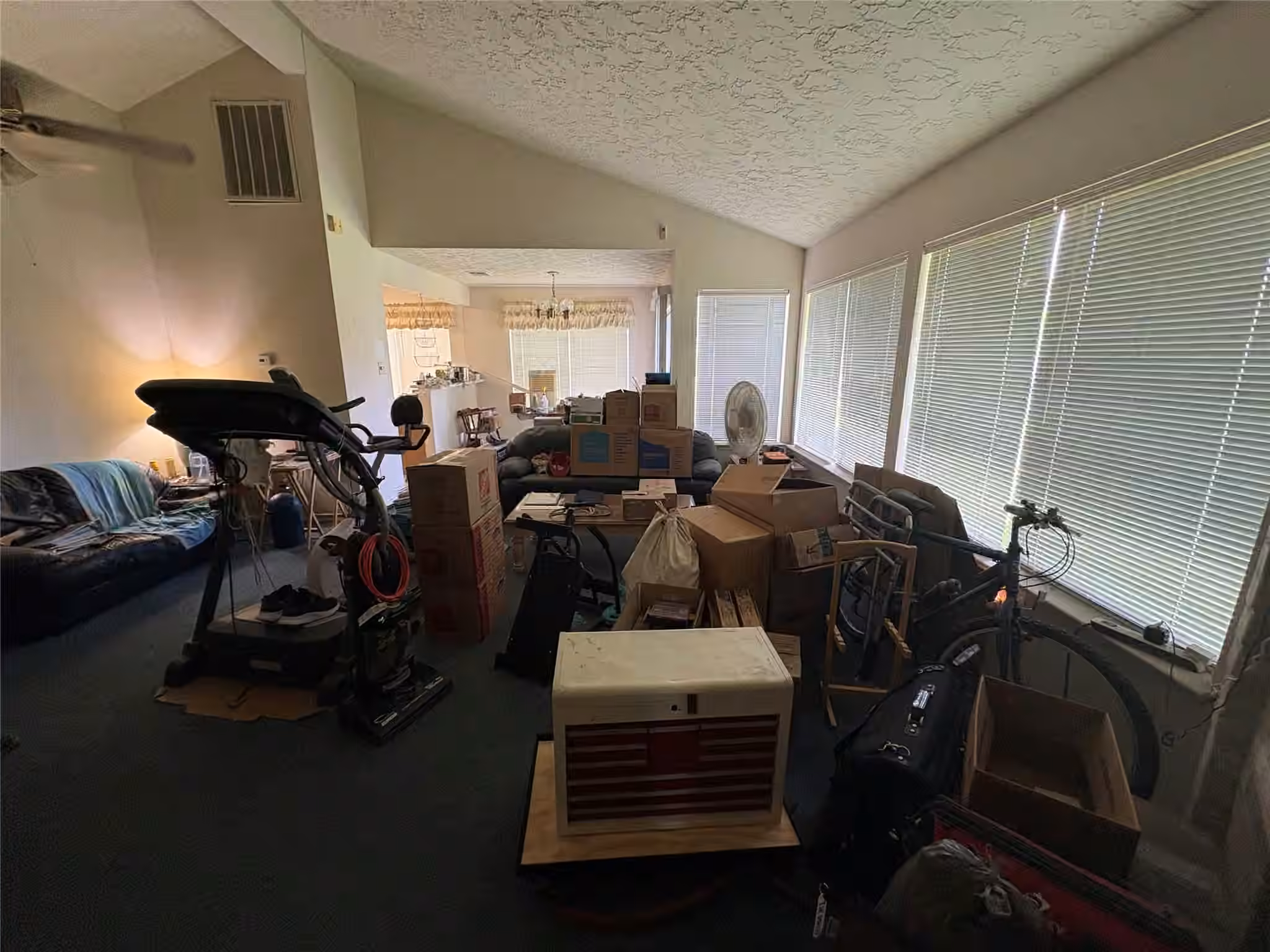 Photo 3 of 1127 W Brompton Drive, Pearland, TX