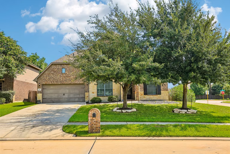 Photo of 20922 Warwickshire Drive, Tomball, TX 77375