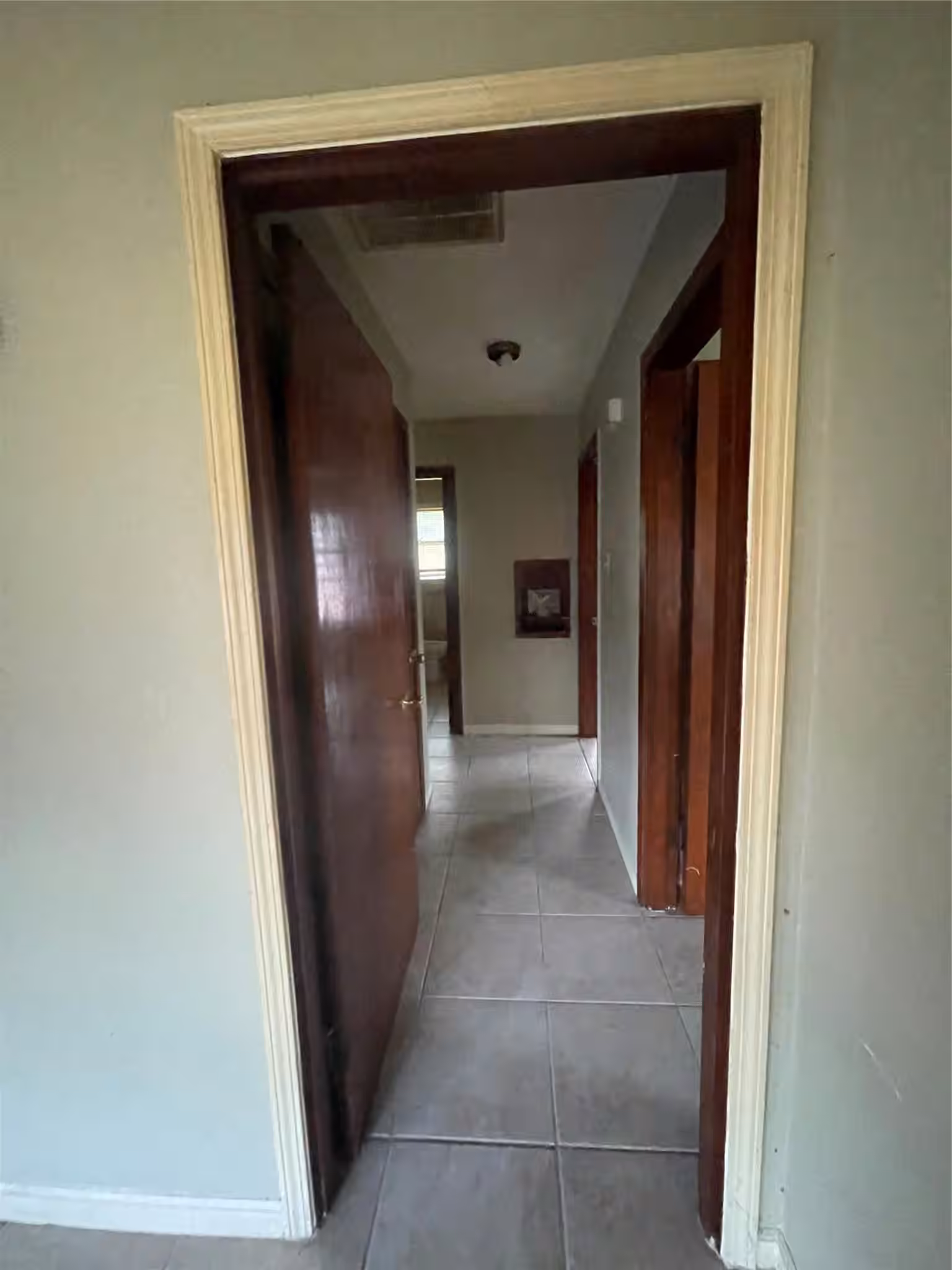 Photo 3 of 1900 W Gulf Street, Baytown, TX