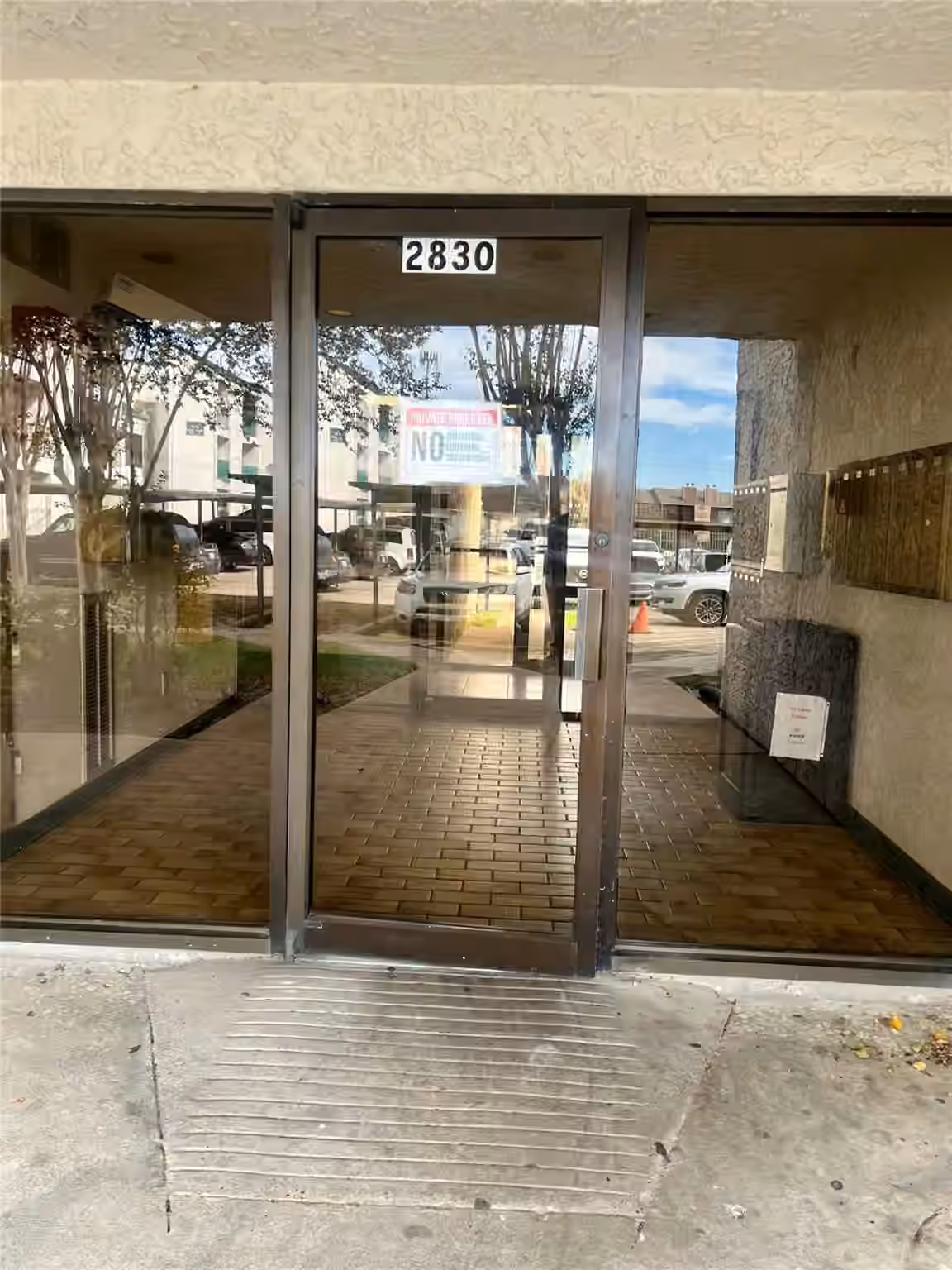 Photo 2 of 2830 S Bartell Drive 210, Houston, TX
