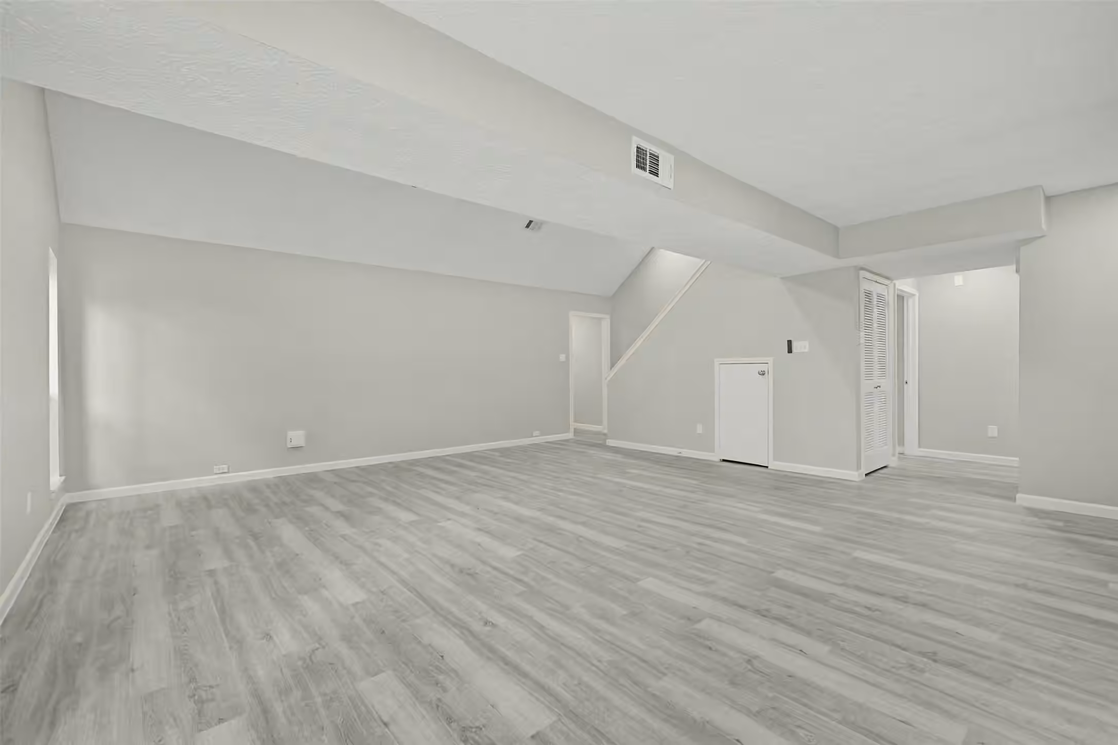 Photo 6 of 902 Essex Drive, Friendswood, TX
