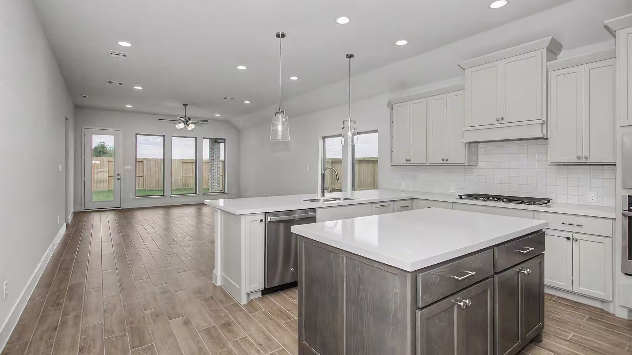 Photo 3 of 19210 Satsuma Ridge Drive, Manvel, TX