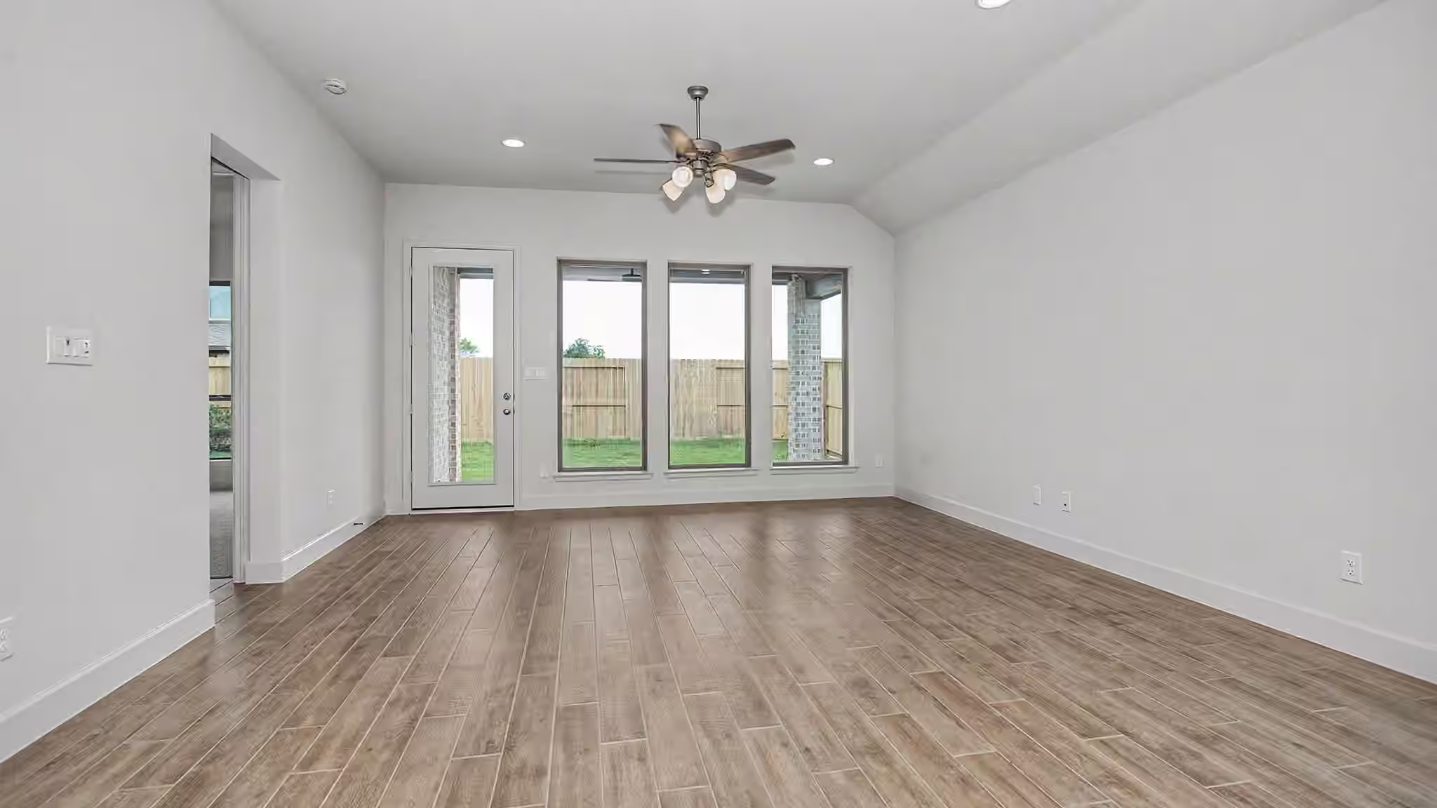 Photo 5 of 19210 Satsuma Ridge Drive, Manvel, TX