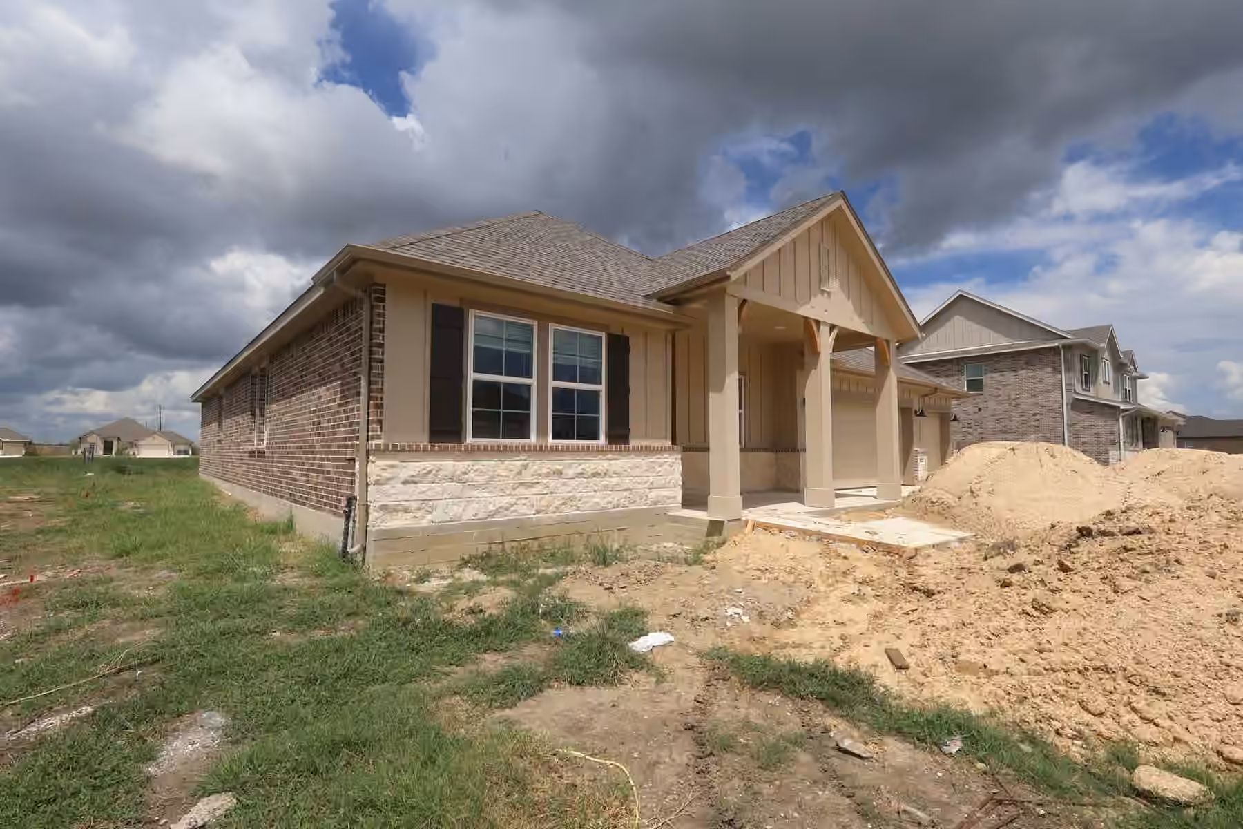 Photo 2 of 12027 Old Fashion Circle, Mont Belvieu, TX