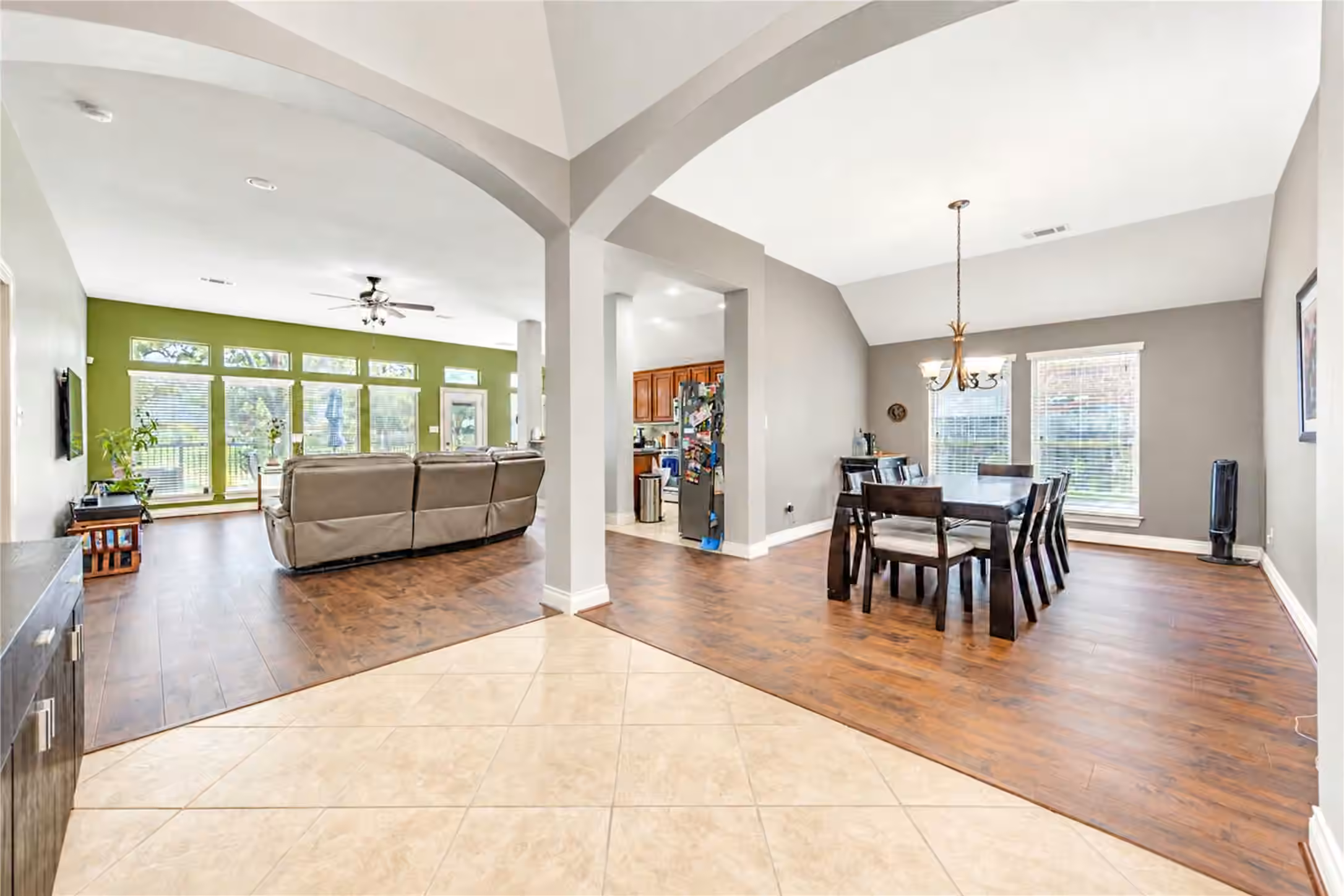 Photo 5 of 13401 Highland Lake Lane, Pearland, TX