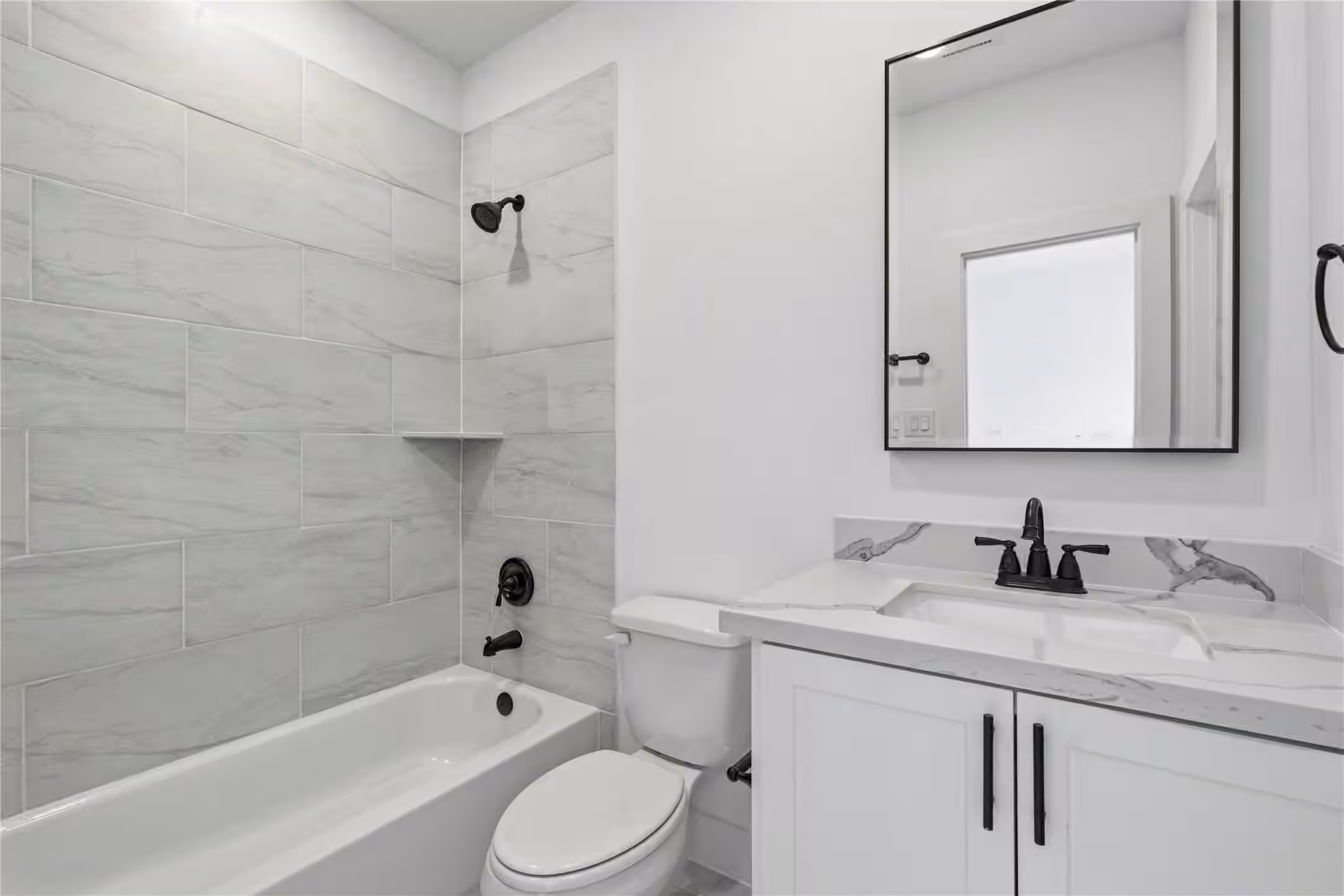 Photo 4 of 712 W Donovan Street C, Houston, TX
