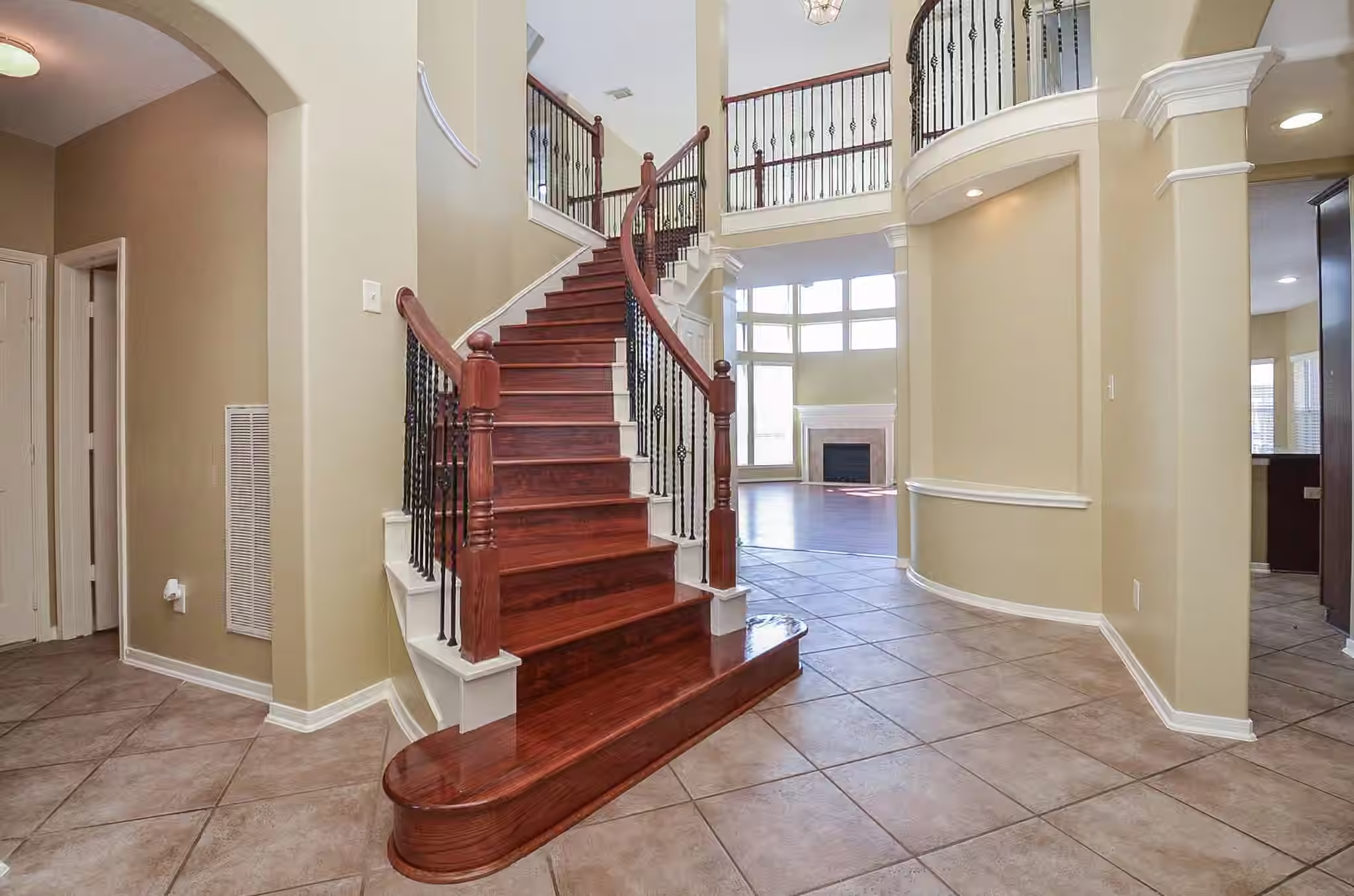Photo 6 of 13109 Sunset Cliff Court, Sugar Land, TX