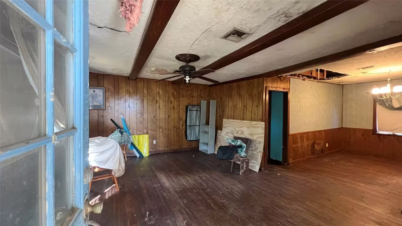 Photo 5 of 10111 Oberrender Road, Fairchilds, TX