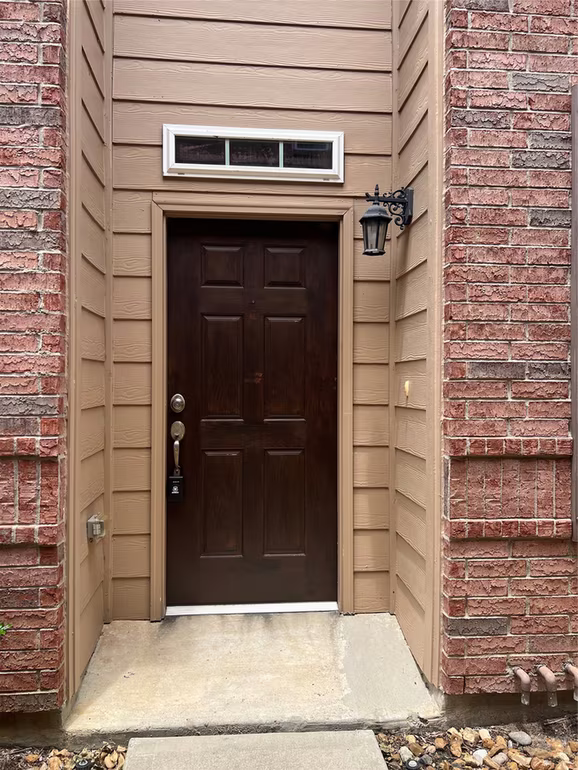 Photo 4 of 1214 Glenwood Canyon Lane, Houston, TX