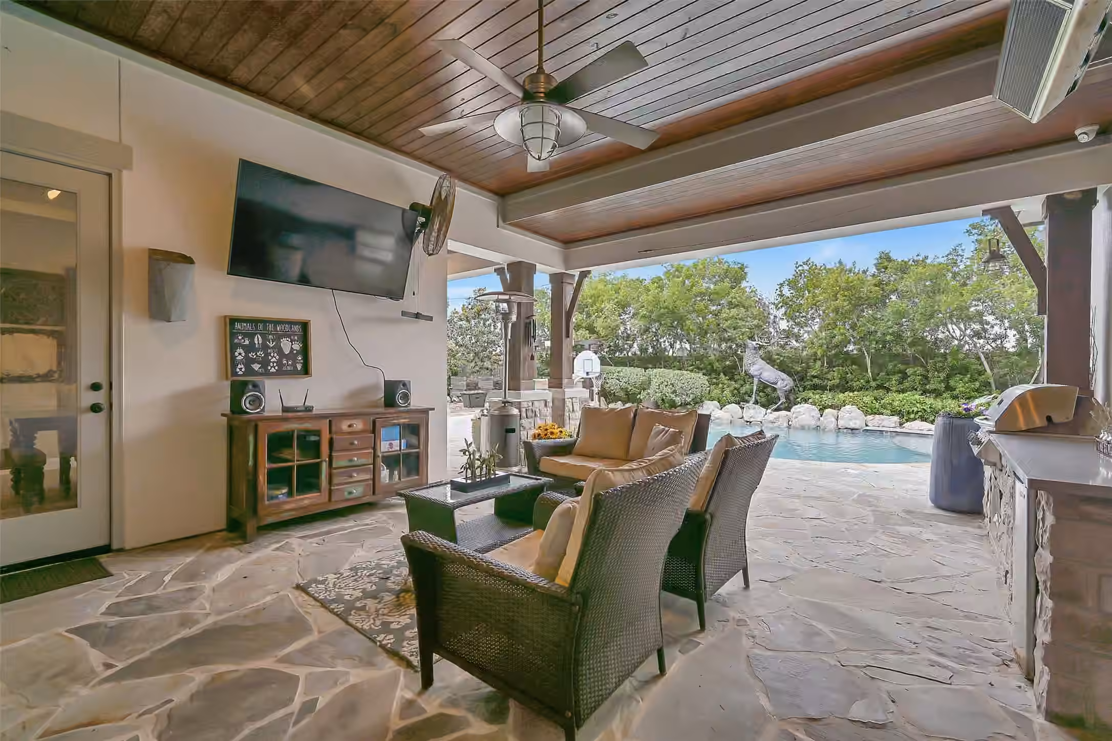 Photo 5 of 1821 Avery Lane, Friendswood, TX