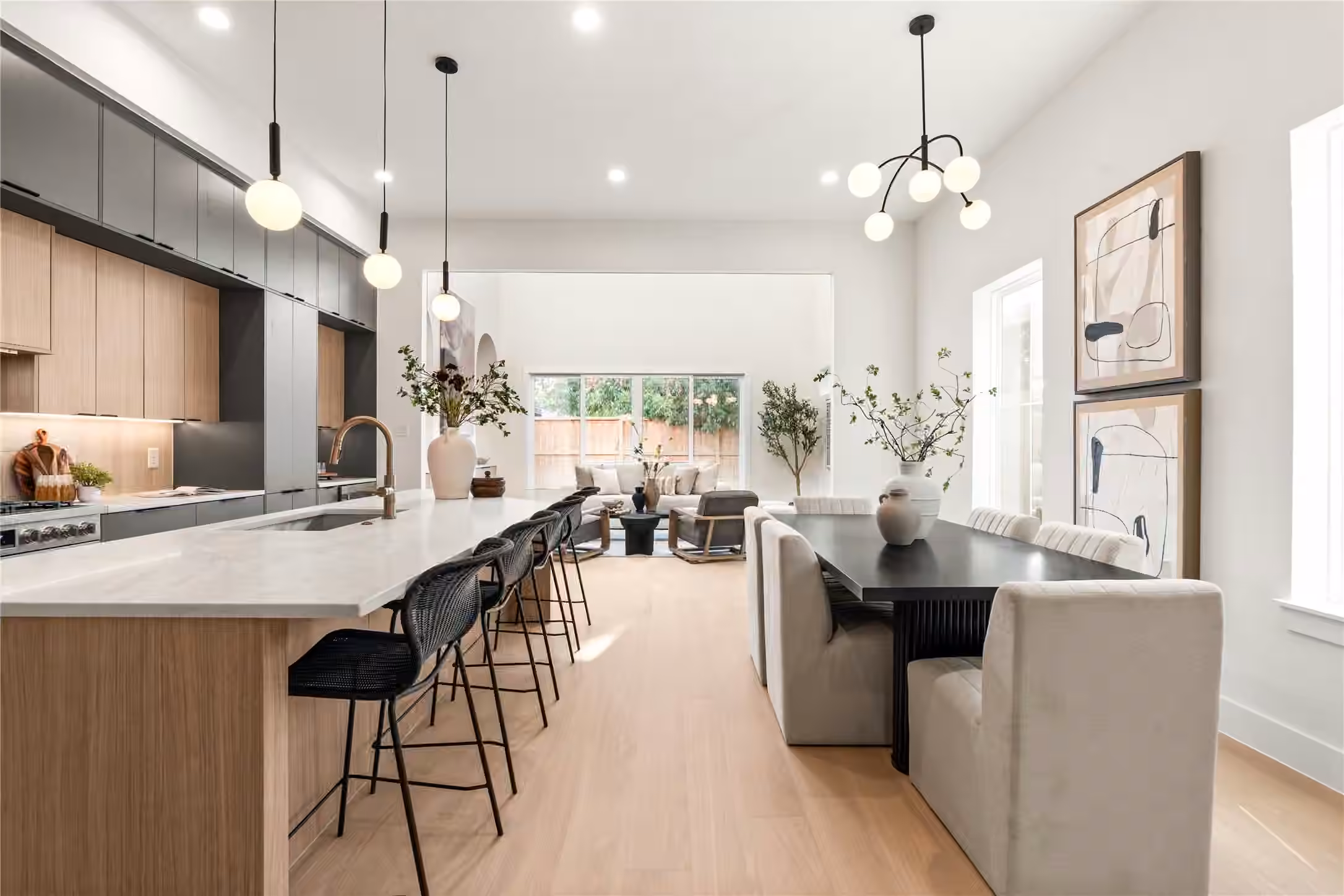 Photo 5 of 409 Walton Street B, Houston, TX