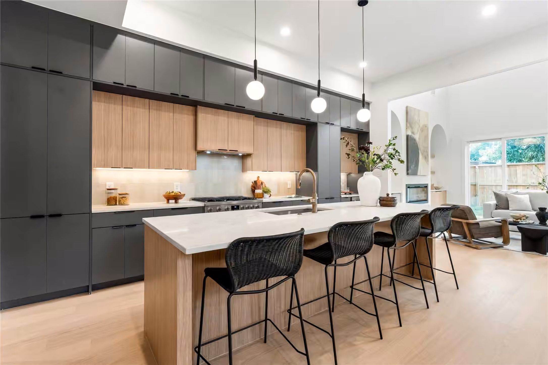Photo 6 of 409 Walton Street B, Houston, TX
