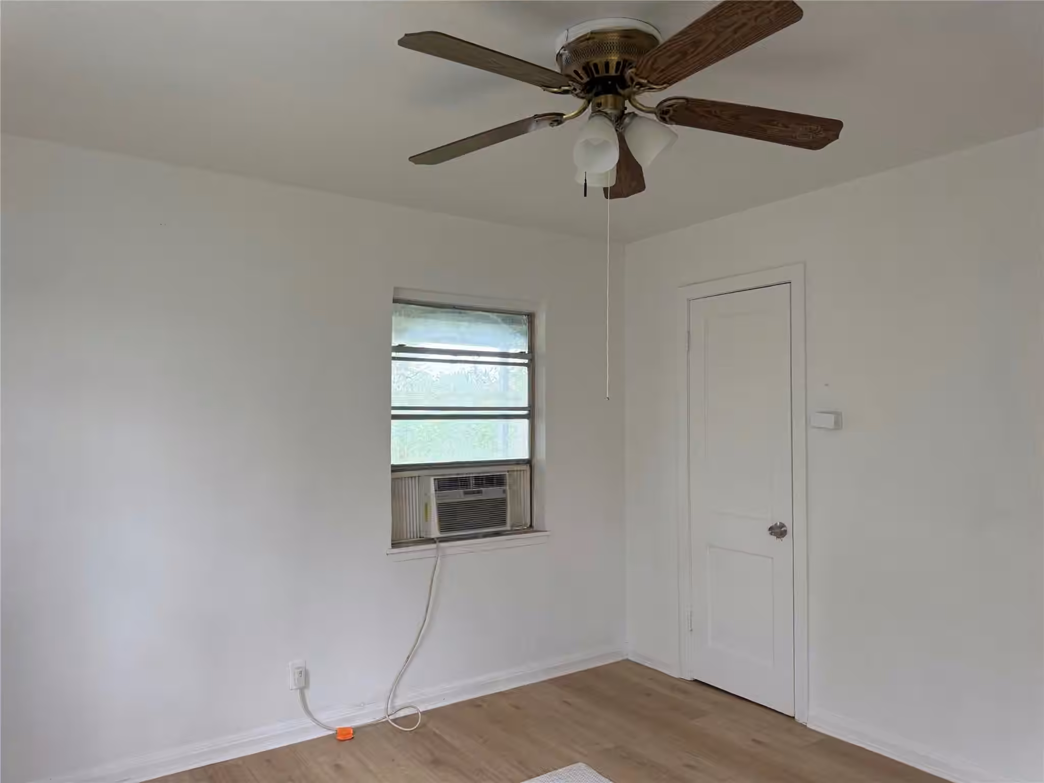 Photo 2 of 12434 Kathryn, Houston, TX