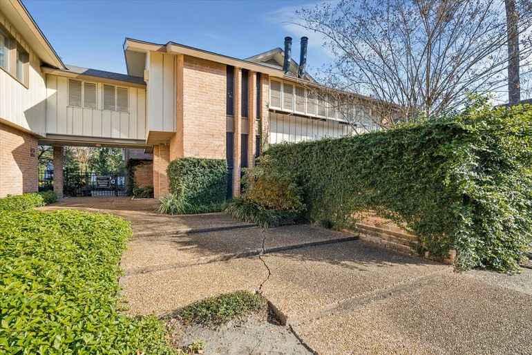Photo 3 of 6304 Crab Orchard Road 6304, Houston, TX