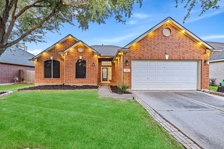 Photo of 2010 Lincoln Crest Way, Sugar Land, TX 77498