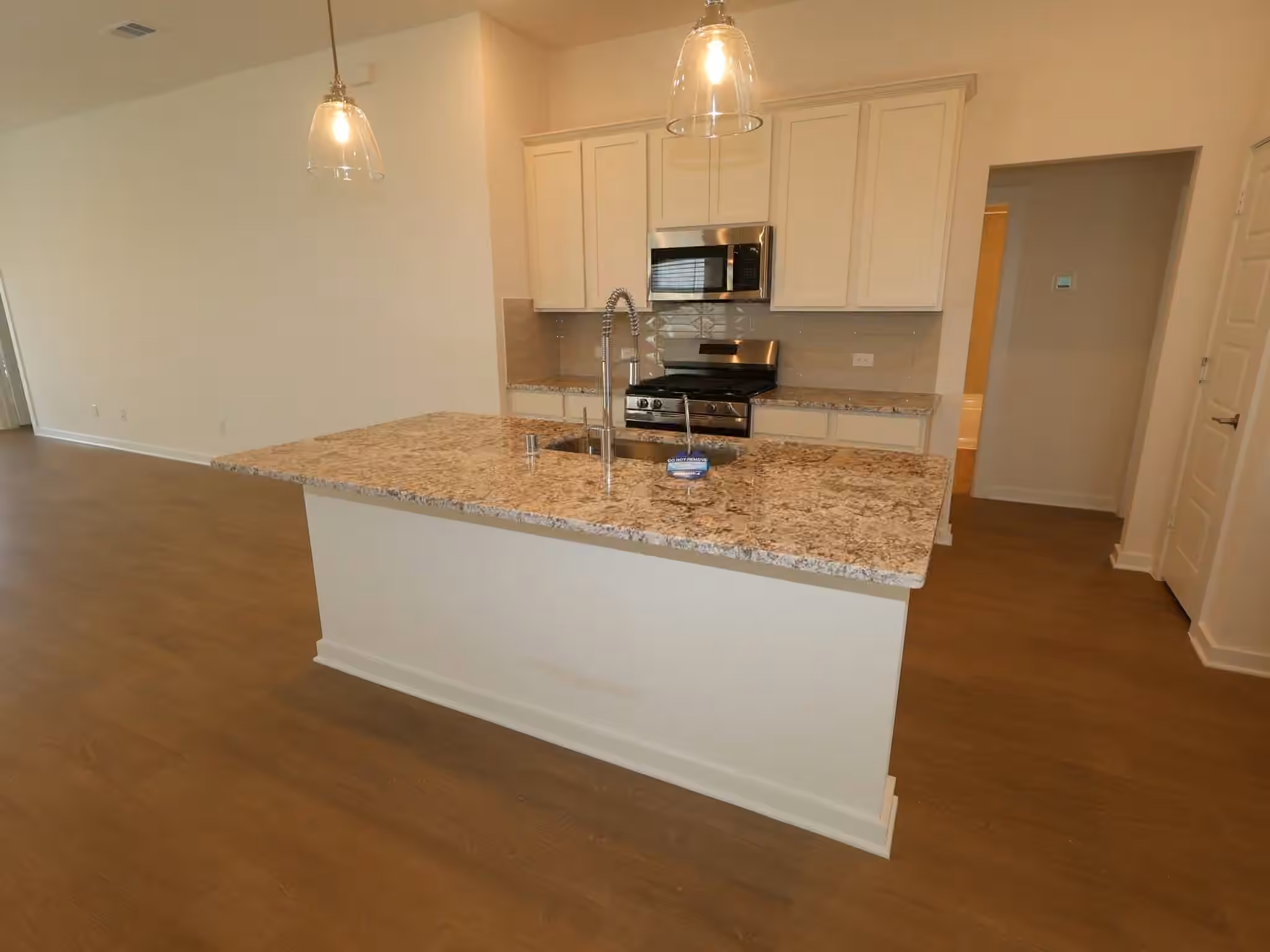Photo 4 of 21686 Wave Hollow Drive, Cypress, TX