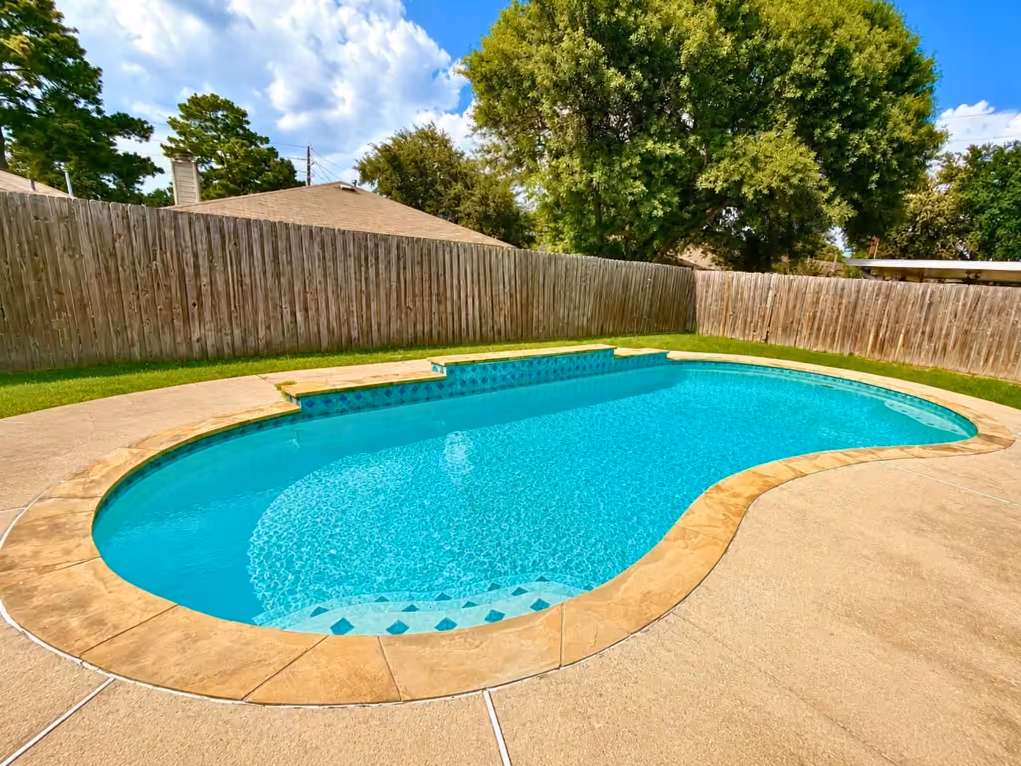 Photo 2 of 9114 Smokehollow Drive, Houston, TX