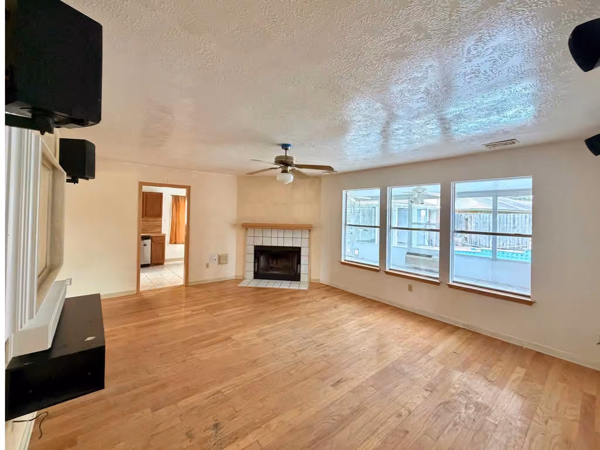 Photo 4 of 9114 Smokehollow Drive, Houston, TX