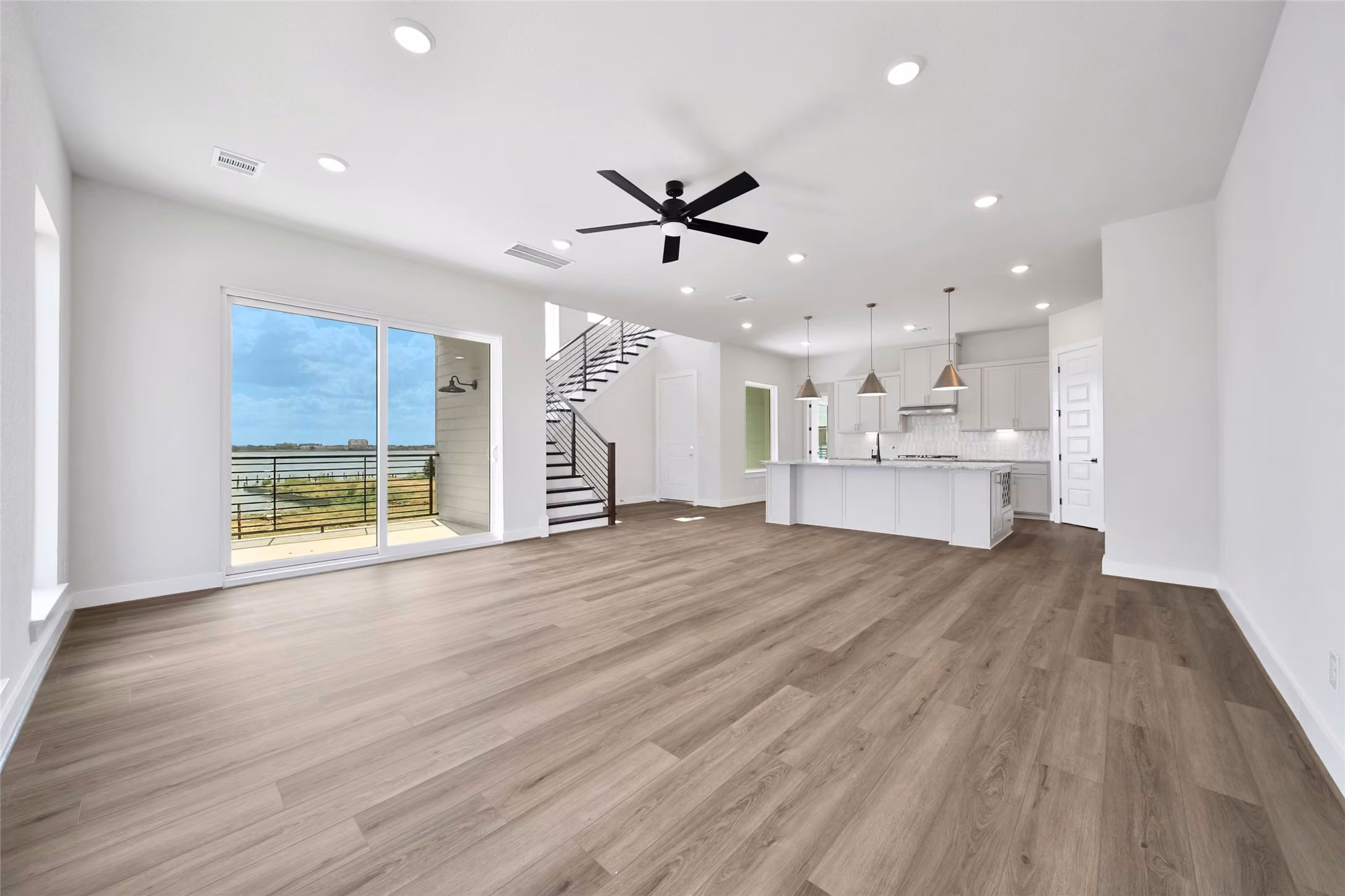 Photo 4 of 4406 Anthony Court Lane, Seabrook, TX