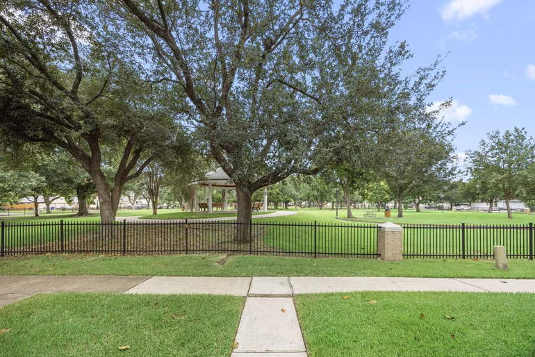 Photo 2 of 607 Travis Street 5, Webster, TX