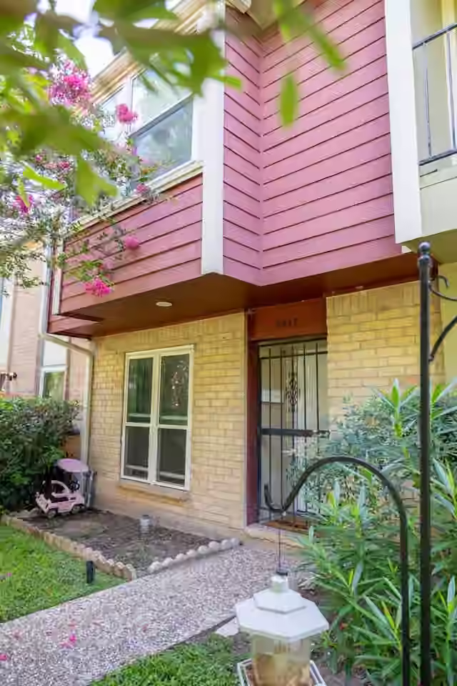 Photo 3 of 9517 Fondren Road, Houston, TX