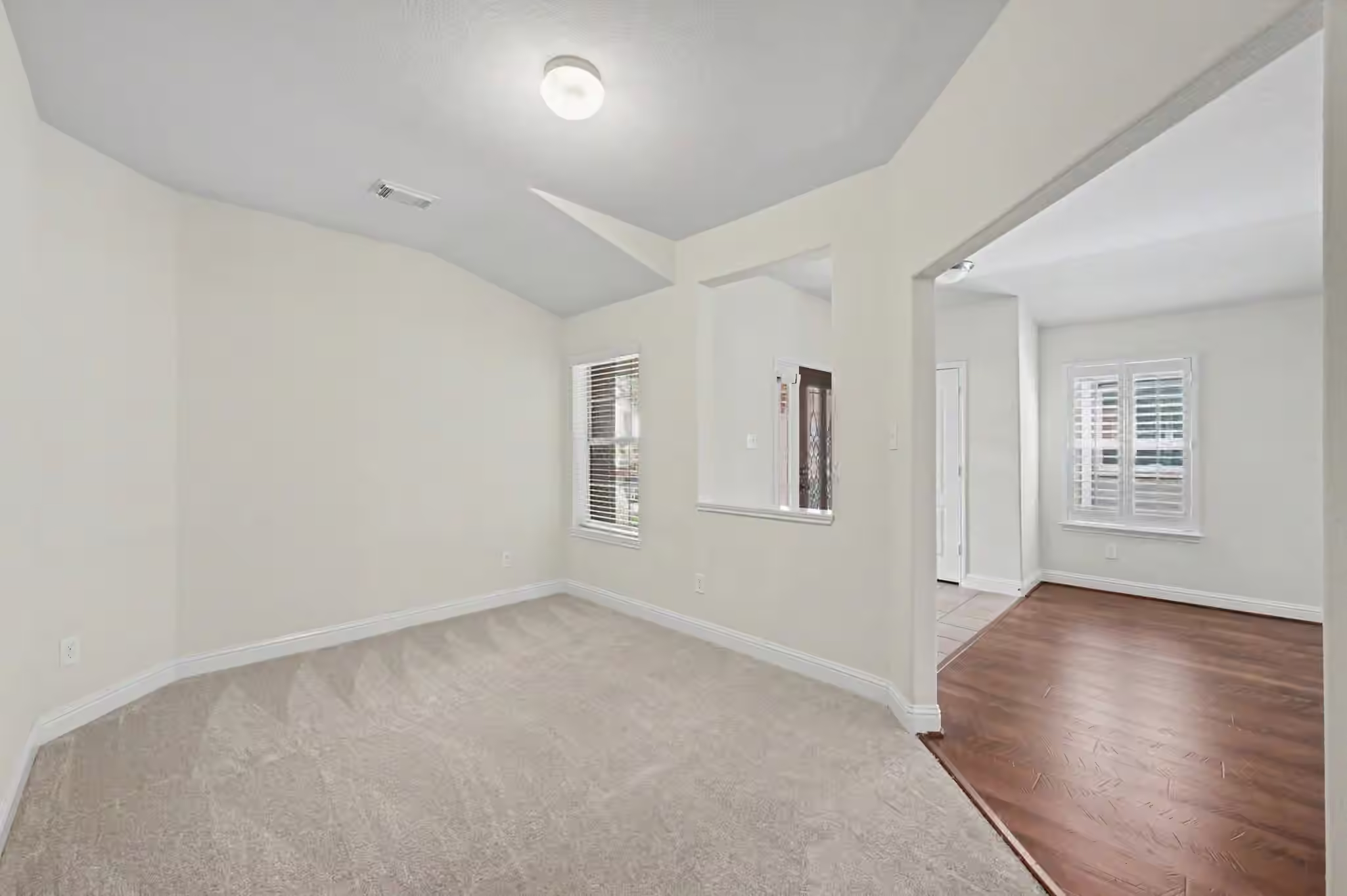 Photo 4 of 29718 Legends Green Drive, Spring, TX