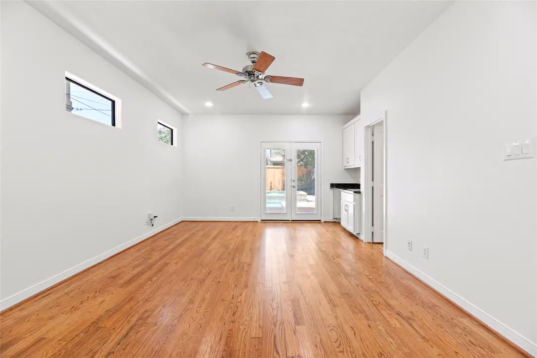 Photo 6 of 4320 Blossom Street, Houston, TX
