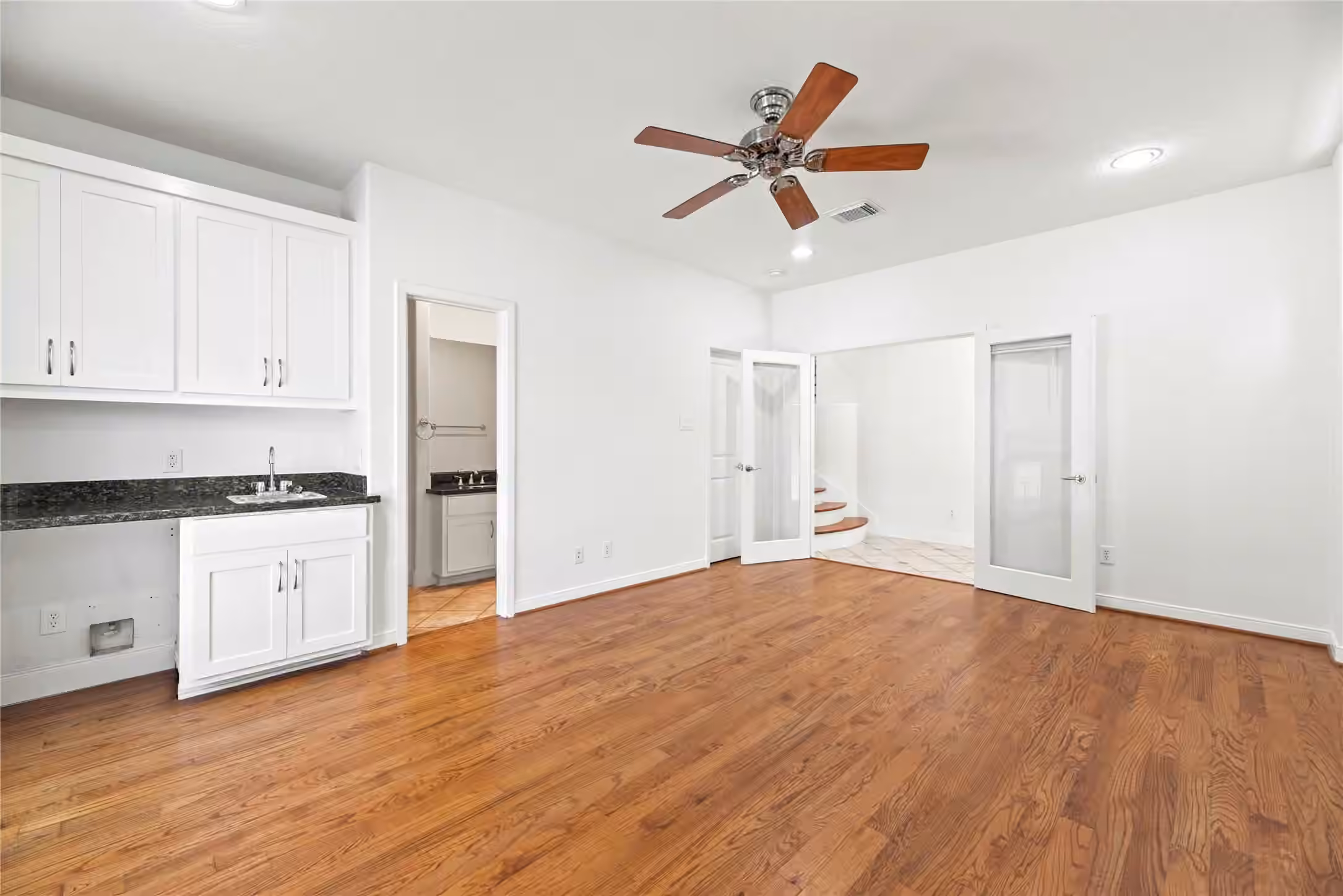 Photo 7 of 4320 Blossom Street, Houston, TX