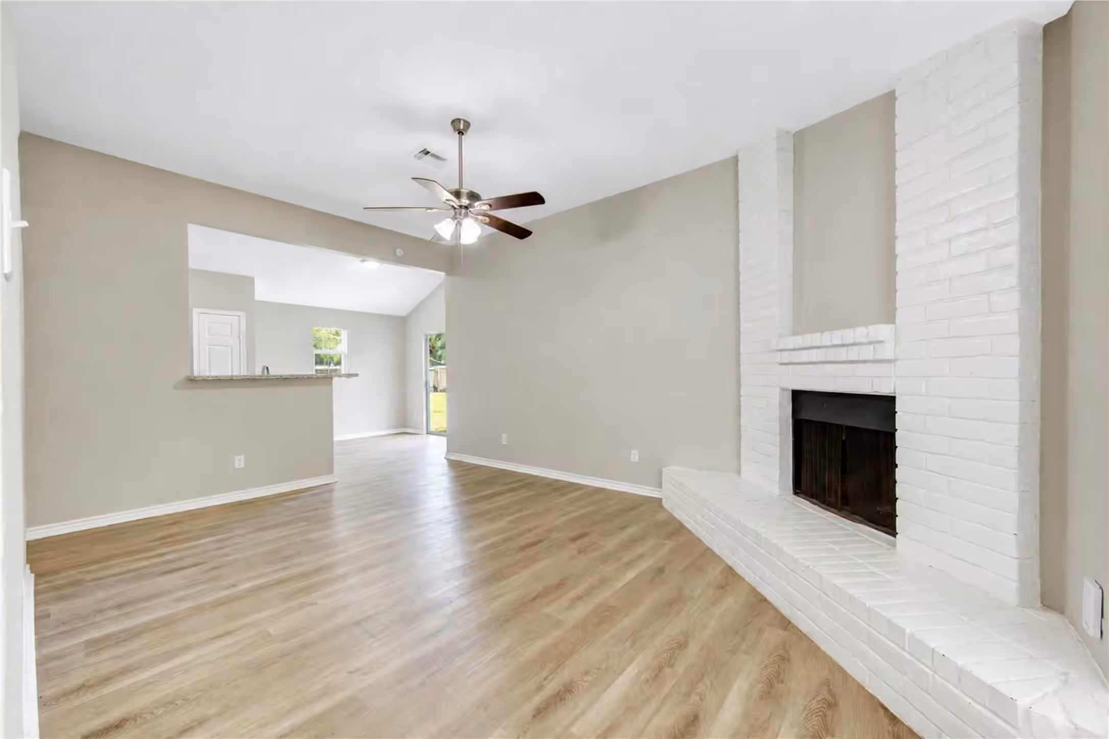 Photo 3 of 15814 Murrelet Court, Humble, TX