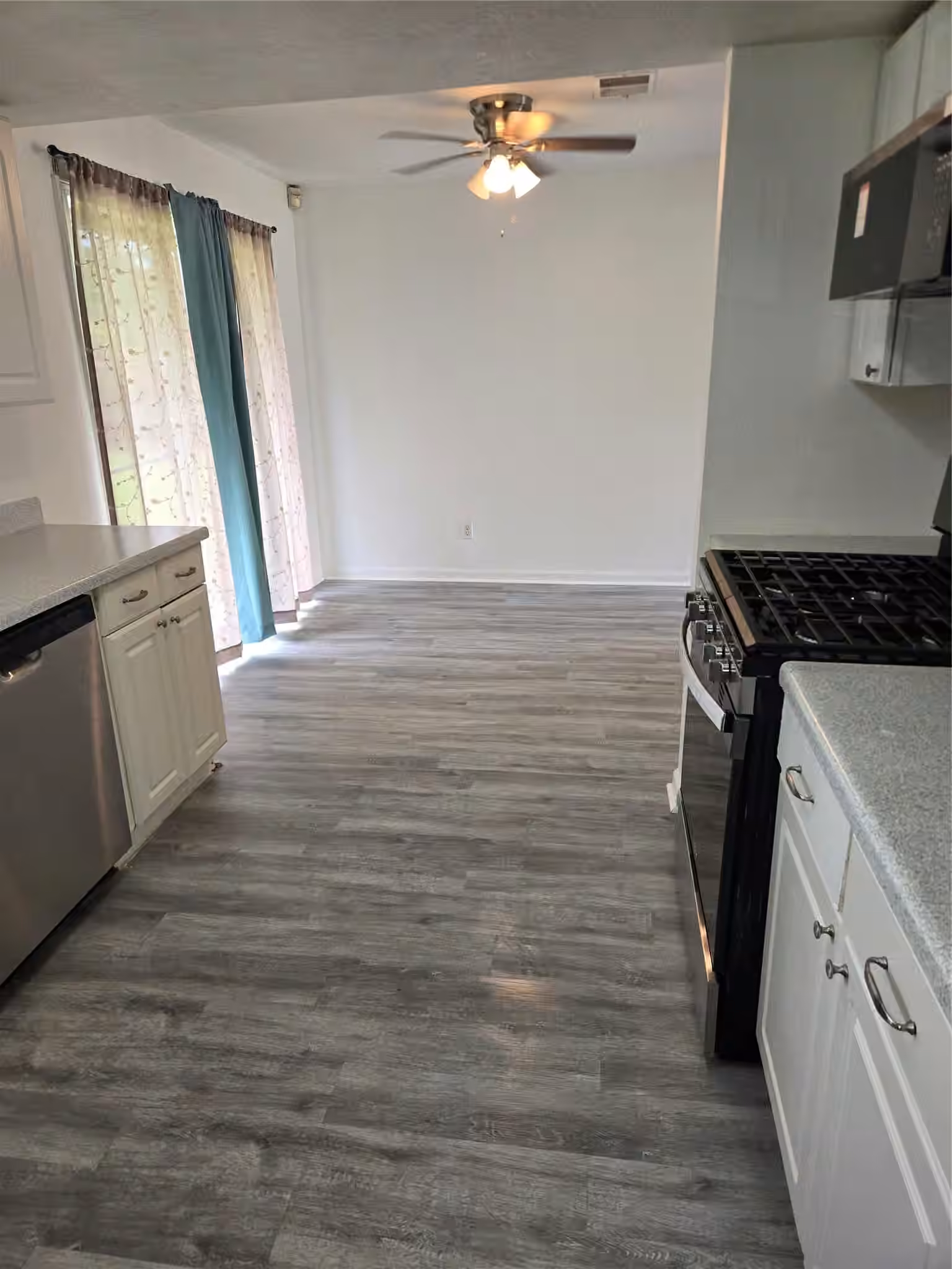 Photo 6 of 7119 Pittswood Lane, Houston, TX